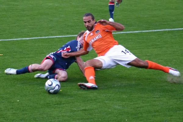 DeRosario_MLS_Cup_2006