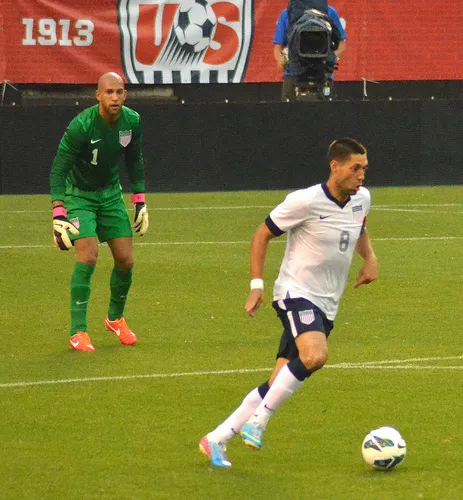 tim-howard-clint-dempsey