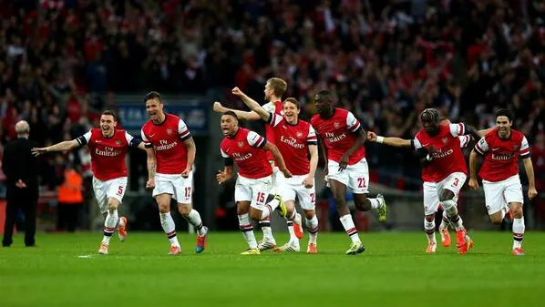 arsenal-celebrate-win