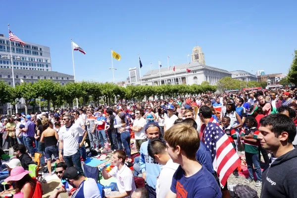 usa_fans_sf_plaza2