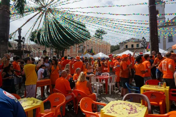holland_fans_salvador