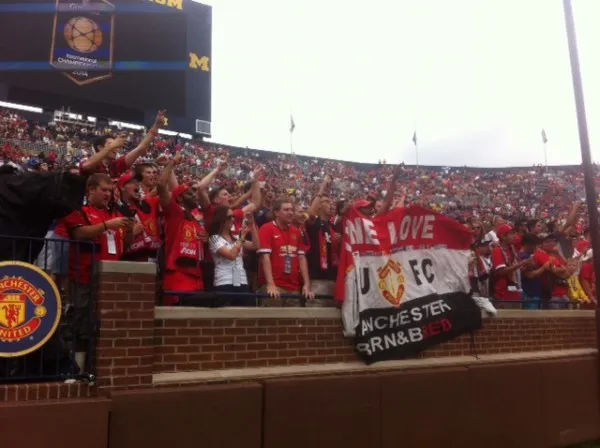 manchester-united-fans