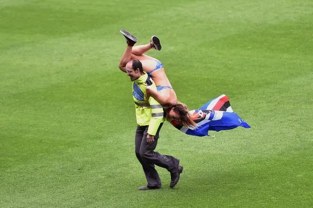 pitch-invader