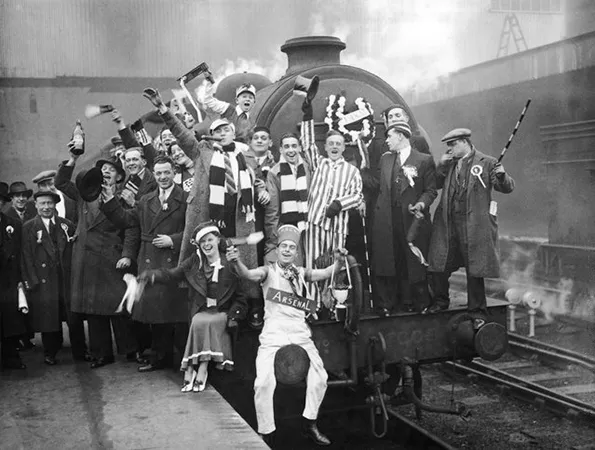arsenal-away-train-bw