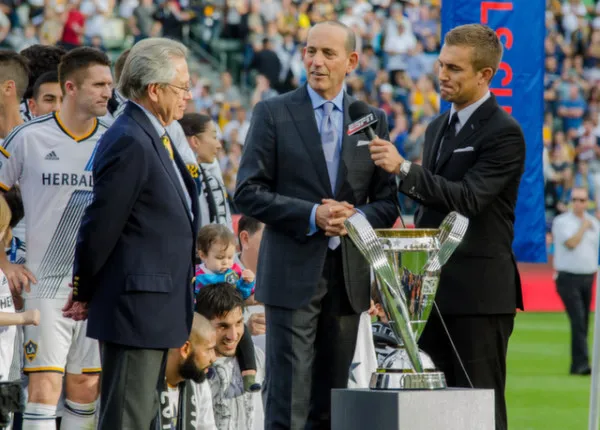 mls-cup-trophy-celebration