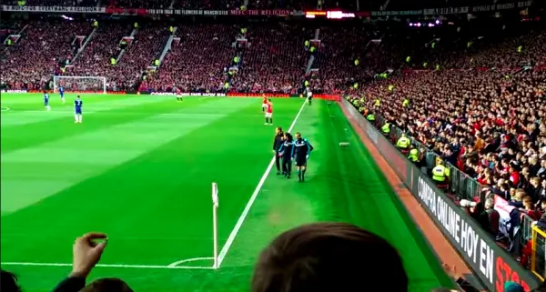 eva-carneiro-chants-footage