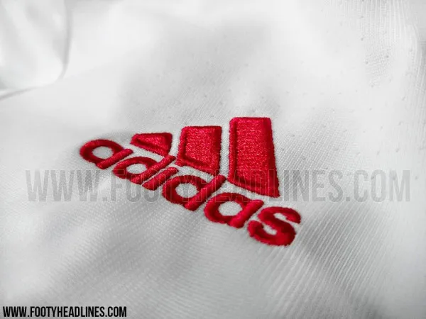 manchester-united-away-shirt-adidas-logo