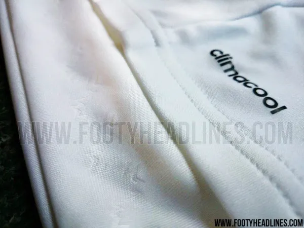 manchester-united-away-shirt-closeup
