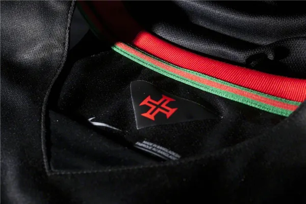 portugal-2015-away-jersey-collar
