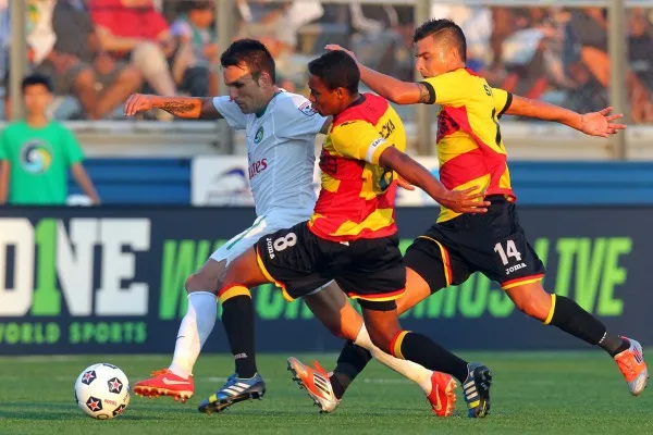 new-york-cosmos-ft-lauderdale-strikers