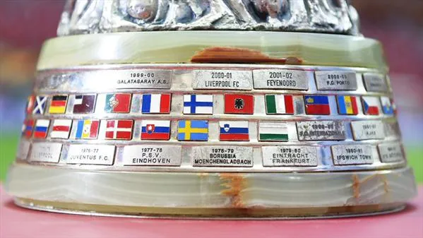 europa-league-trophy