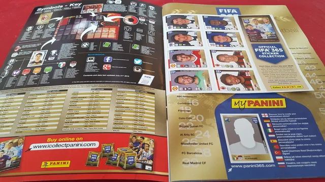 panini-fifa-365-inside-album