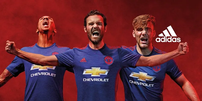 manchester-united-away-jersey-promo