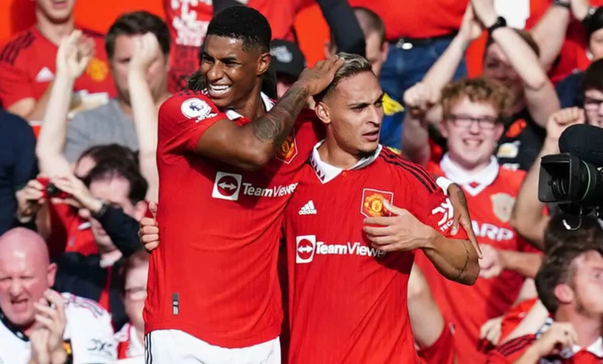 Manchester United climb to fifth place