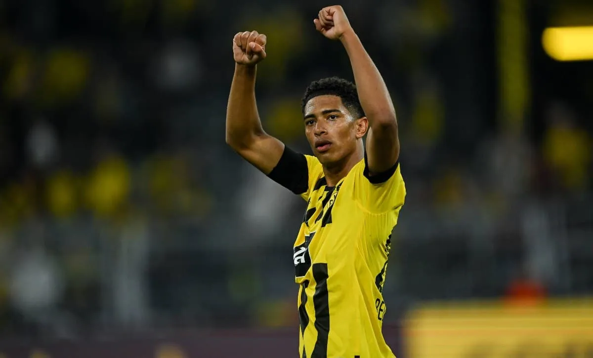 Borussia Dortmund go top of Bundesliga