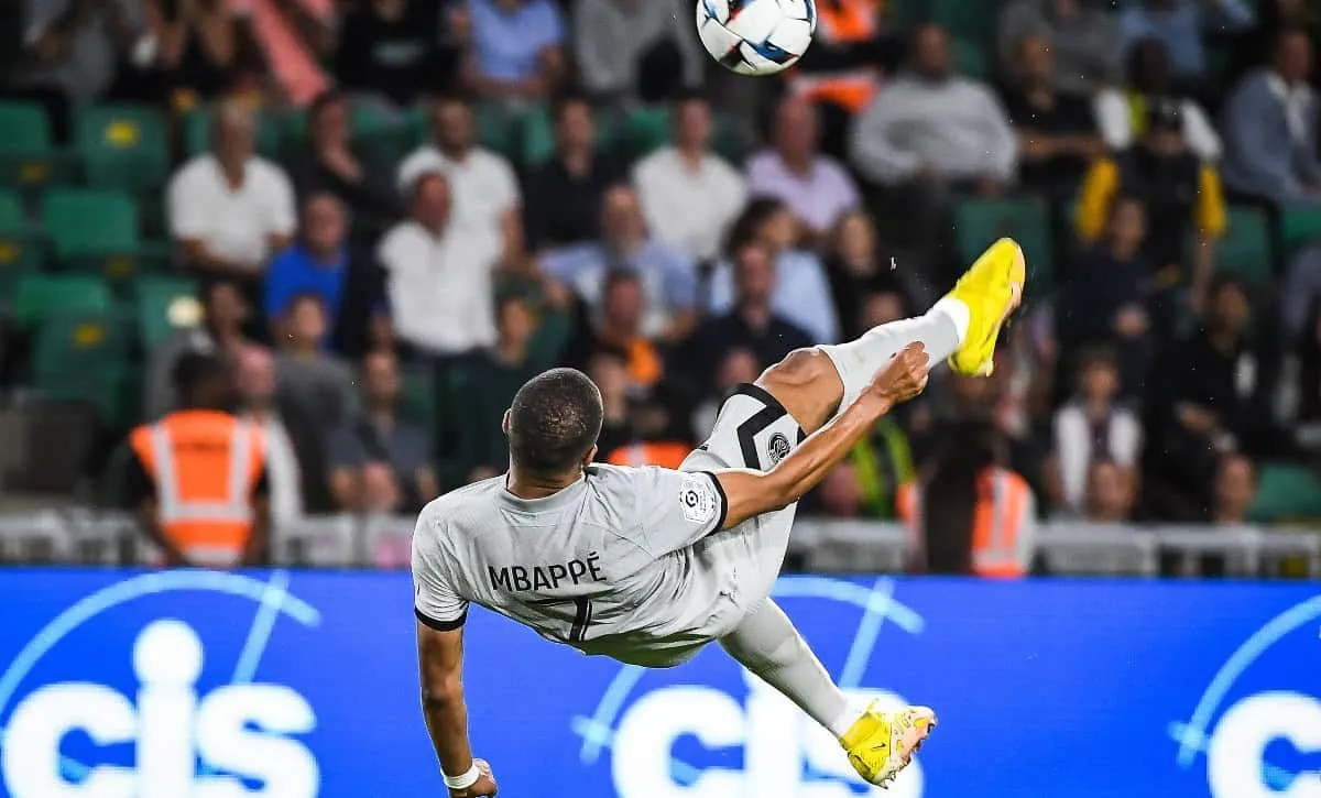 PSG criticized for polluting air