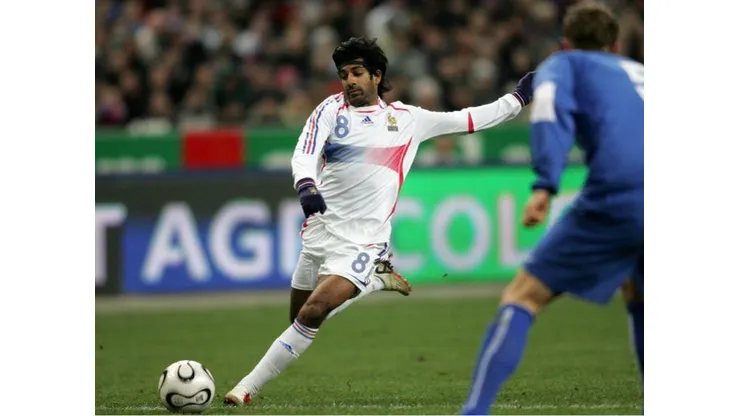Vikash Dhorasoo – France /Slovaquie – Match amical – 01.03.2006 – Foot Football – Largeur action frappe
