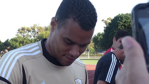 Swansea Keeper Michel Vorm Uses Rugby Equipment to Warm Up For Stoke: The Nightly EPL