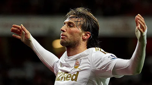 Swansea plan ultimatum talks with Michu this summer