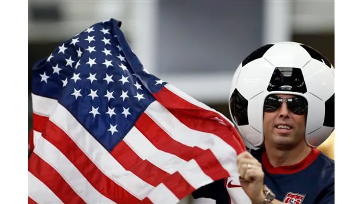 A United States fan shows his support before the first half of the Gold Cup semifinals against Honduras at Cowboys Stadium, Wednesday, July 24, 2013, in Arlington, Texas. (AP Photo/Brandon Wade)