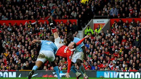 Wayne Rooney is "Angry and Confused" At The Way Manchester United Are Treating Him