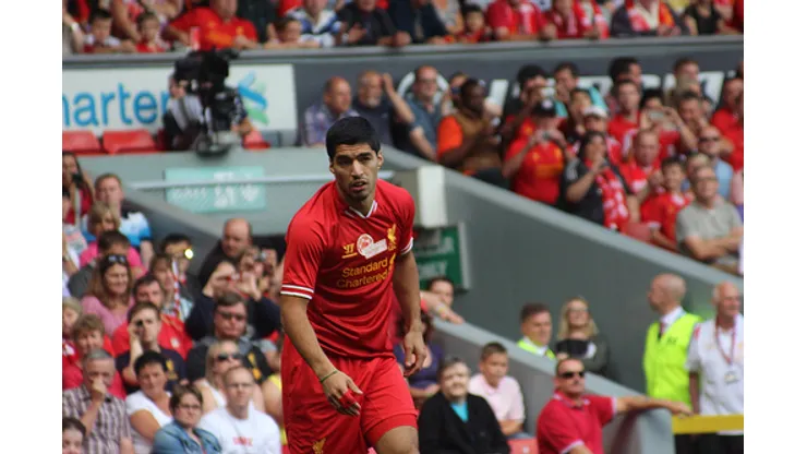 Luis Suárez Apologizes to Liverpool And Resumes Squad Training: Daily Soccer Report