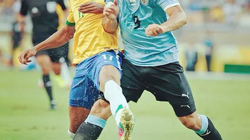 Pep Guardiola Will Take His First Big Risk When He Sells Luiz Gustavo