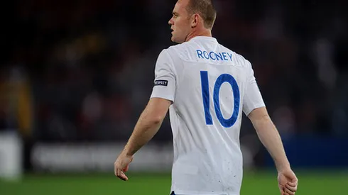 Wayne Rooney Recovers From Shoulder Injury to Train With England