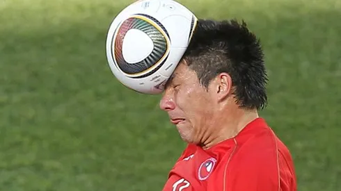 Cardiff Spend Over £8m to Sign Chilean Midfielder Gary Medel From Sevilla: Daily Soccer Report