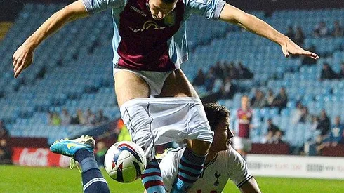 Jan Vertonghen Pulls Down Aston Villa Striker's Shorts in League Cup