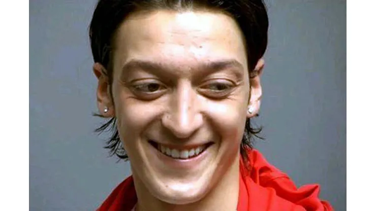 Mesut Ozil’s First Interview as an Arsenal Footballer [VIDEO]