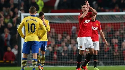 Robin van Persie Could Be Out of Action For Another 6 Weeks With Thigh Injury: Daily Soccer Report