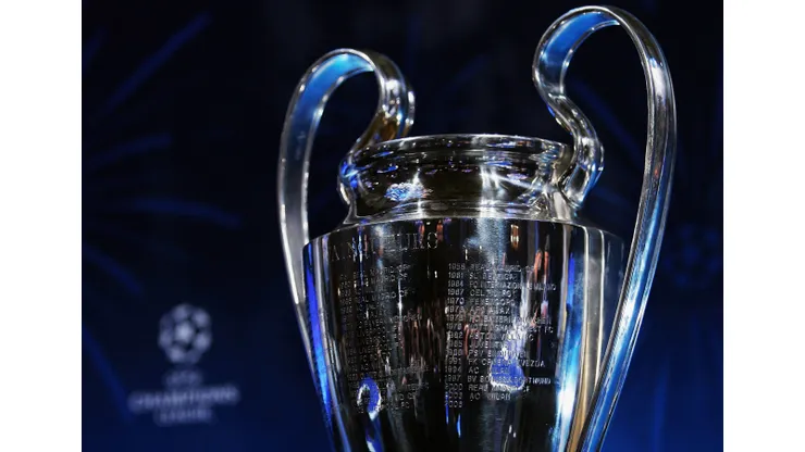 PARIS – MARCH 10: The New Champions League Trophy is seen on display during the UEFA Champions League Trophy Handover & Draw at The Hotel de Ville on March 10, 2006 in Paris, France. (Photo by Shaun Botterill/Getty Images)
