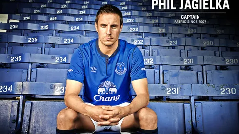 Everton captain Phil Jagielka out for up to nine weeks with knee damage