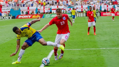 Louis van Gaal Will Talk Privately With Jose Mourinho Regarding Luke Shaw Comments