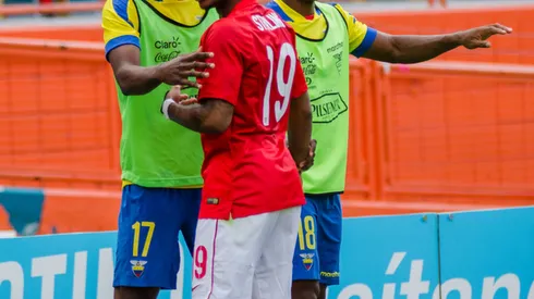 Steven Gerrard issues warning to Raheem Sterling