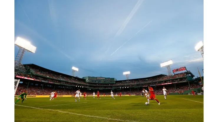 BOSTON, MA – JULY 25: Liverpool's offense makes a run towards goal against AS Roma during a pre-season tour friendly match on July 25, 2012 at Fenway Park in Boston, Massachusetts. (Photo by Jared Wickerham/Getty Images)
