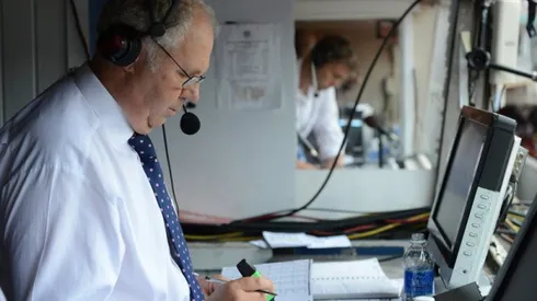 Ian Darke among highlights of EPL commentator assignments for Gameweek 33