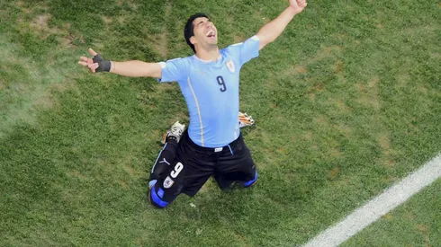 Whether Liverpool Should Sell Luis Suarez: A Liverpool and United Fan Discuss