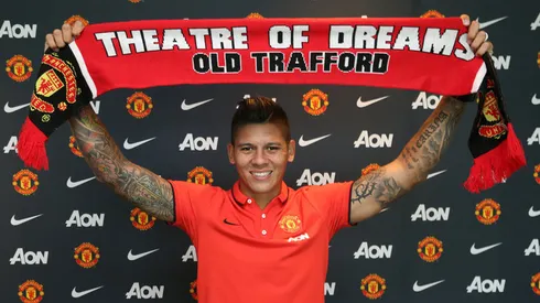 Manchester United still waiting for Marcos Rojo's work permit