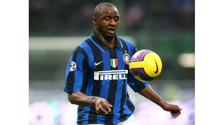 Patrick Vieira – Inter Milan /Empoli – Calcio – Serie A SerieA – 03.02.2008 – Foot Football – largeur action controle poitrine