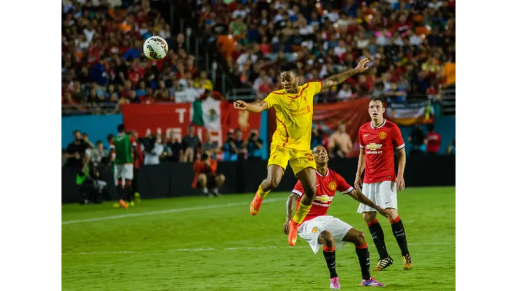 Liverpool in advanced talks with Man City to sell Raheem Sterling