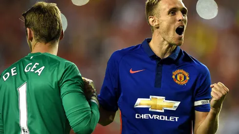 Manchester United tell Darren Fletcher he can leave on a free transfer