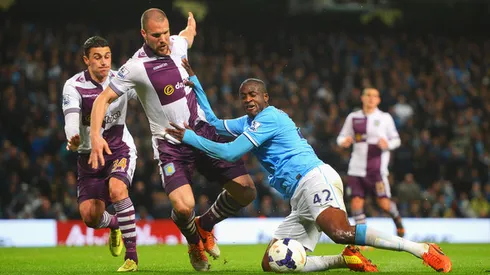 Ron Vlaar's Agent Puts Arsenal and Man Utd On Alert By Saying Defender Is Ready For Big Move