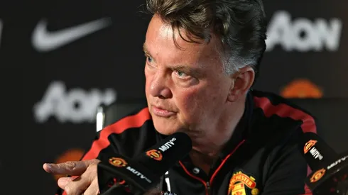 Van Gaal confirms absences of Herrera, Rojo, Fellaini & Shaw