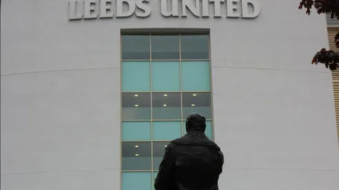 Hernandez late show moves Leeds closer to Premier League