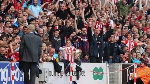 Mark Hughes Hoping For Help From Supporters to Beat Archenemy Arsenal