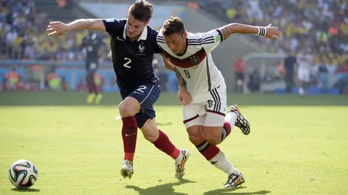 Mathieu Debuchy Expected to be Sidelined for Around 3 Months