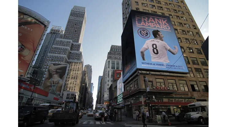 Football star Frank Lampard gets a giant "Welcome To New York City" billboard in the shadow of the Big apple's Empire State Building. The England star was welcomed after singing to the new New York City FC team in the MLS. Pictured: Frank Lampard Ref: SPL808884 290714 Picture by: Lee Brown / Splash News Splash […]