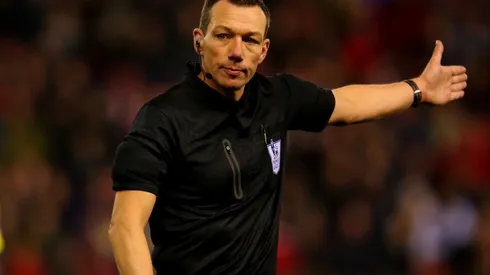 Poor officiating overshadows a weekend of exciting Premier League soccer